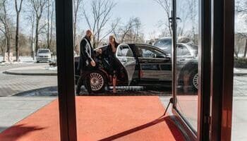 transporte-privado-y-eventos-banglacar-alfombra-roja-coche-pasajeros transporte-privado-y-eventos-banglacar-alfombra-roja-coche-pasajeros
